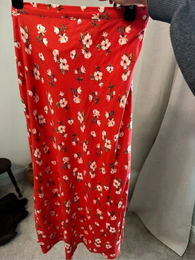 Old navy maternity Floral Maxi Skirt Coral Size Small
